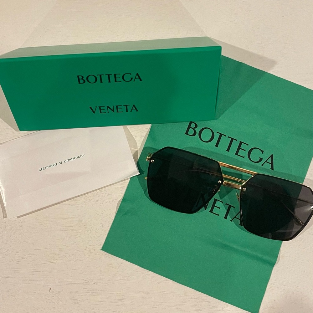 New Bottega Veneta BV1012S Aviator sunglasses